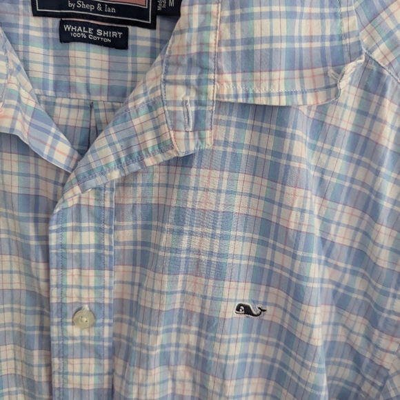 Men's Vineyard Vines Medium Whale Cotton Down Shirt - Picture 3 of 4